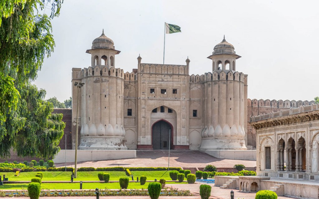travel and tour packages in lahore