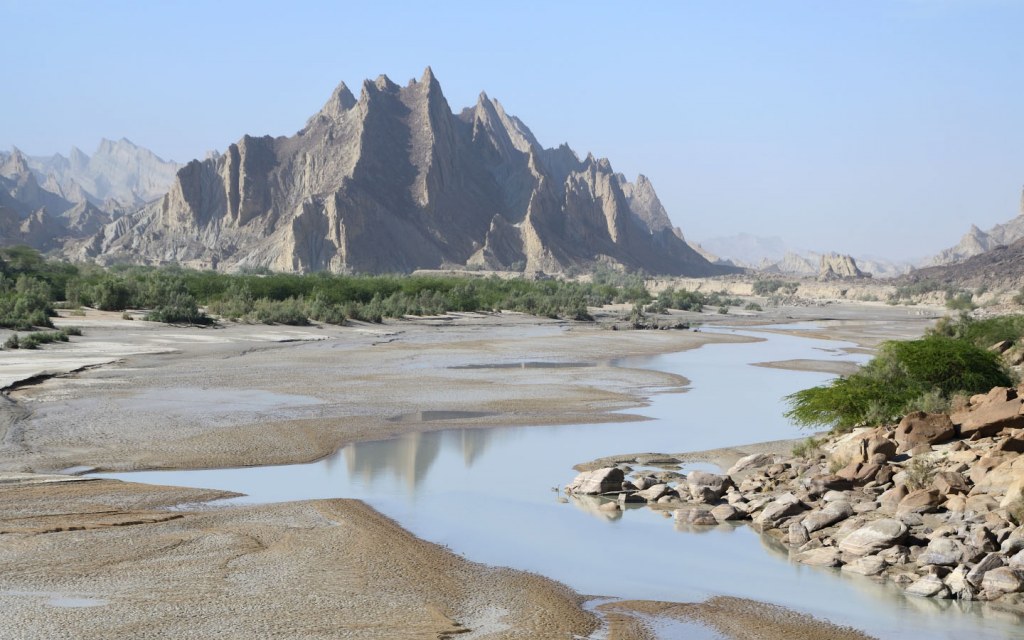 You would come across many natural oases in Hingol National Park