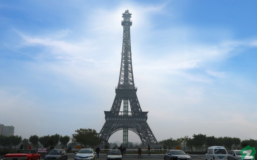 replica of the Eiffel Tower in Bahria Town Lahore